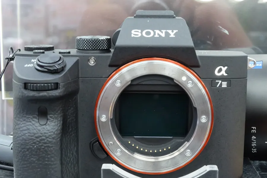 Sony A7 III kamerasi